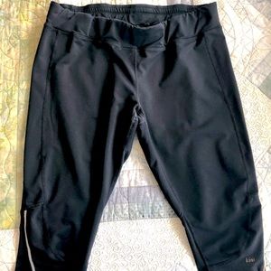 Womens capri pants black stretch
